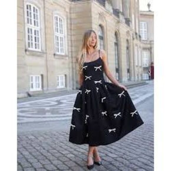 Elliatt Ursula A-Line Midi Dress in Black Wedding Bridal Party Dress size S NWT - Picture 6 of 8